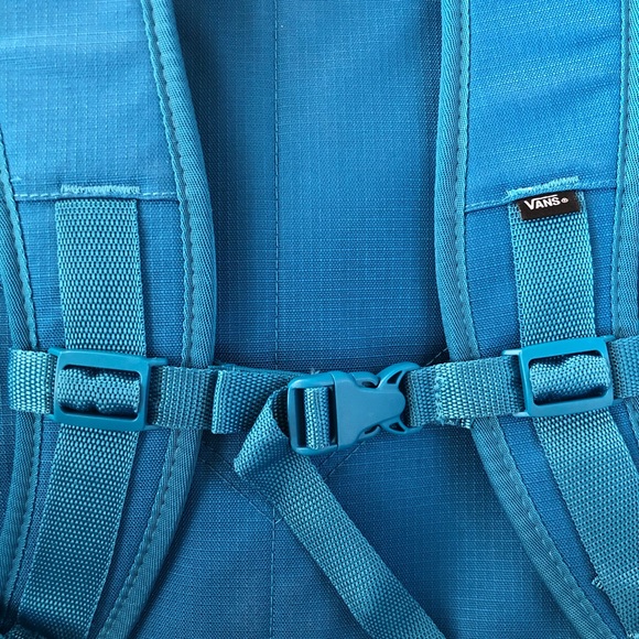 🎉‼️FLASH PARTY SALE‼️🎉HP 3/19🎉NWT Unisex Vans utility backpack. - Picture 13 of 14